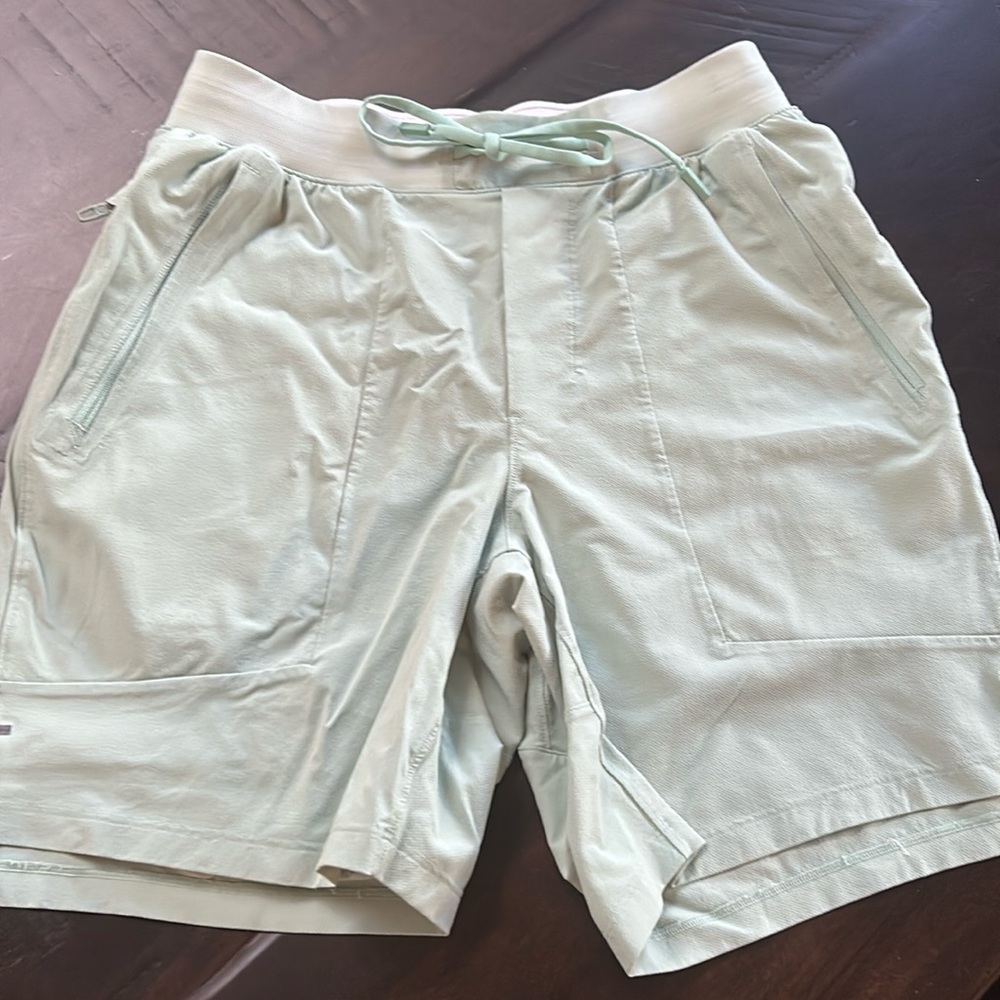 Lululemon License to Train Men’s Shorts Size S
